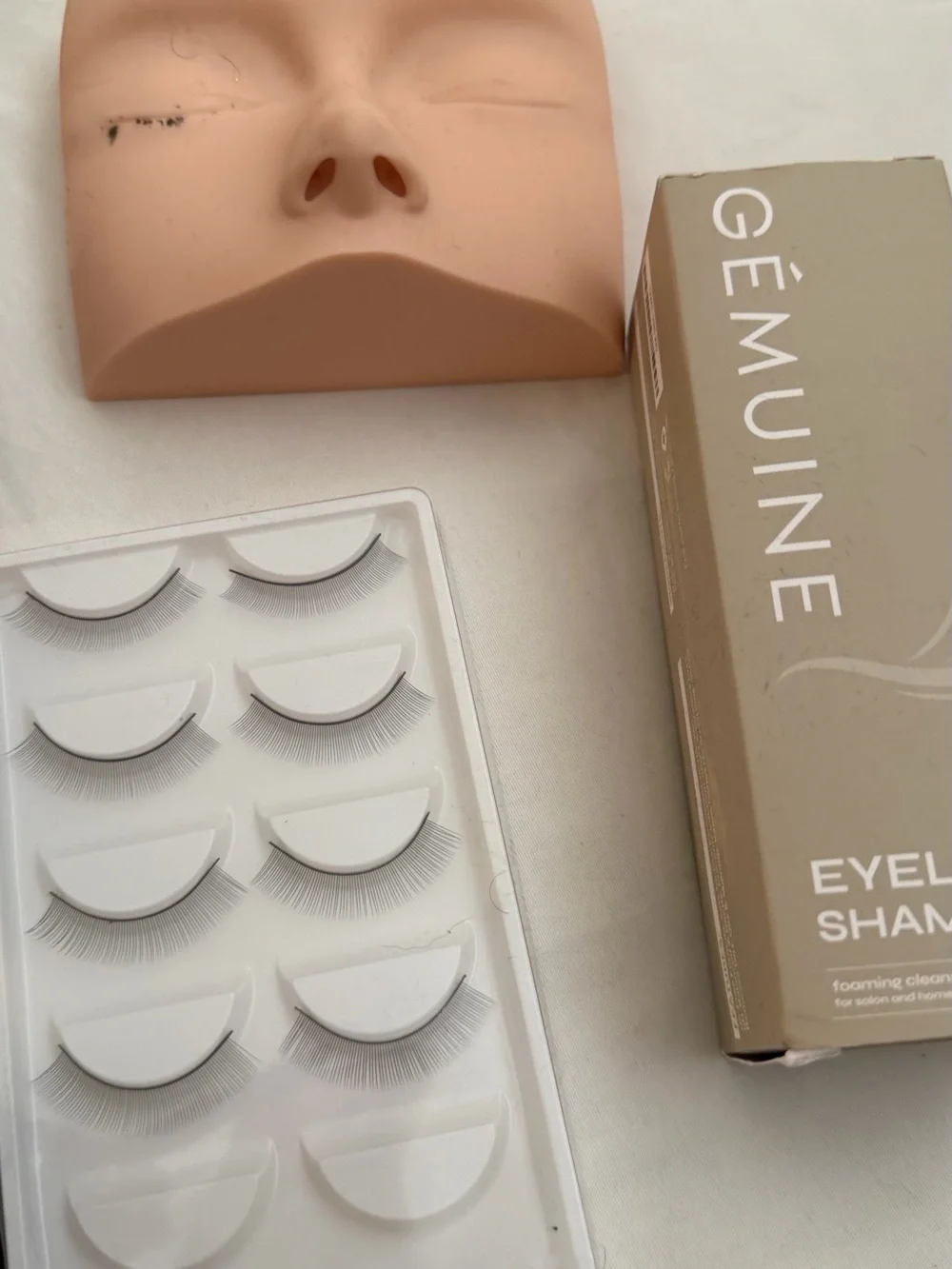 N/A cream eyelash